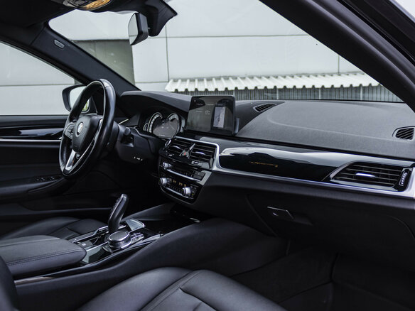 2017 BMW 5 серии 530i xDrive VII (G30/G31/G38), чёрный, 2698000 рублей - вид 12