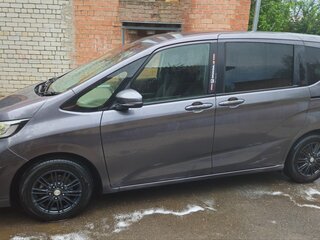 2019 Honda Freed II, серый, 1750000 рублей, вид 4