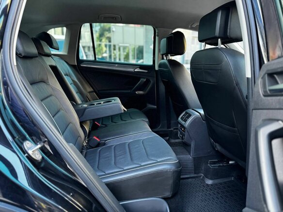 2022 Volkswagen Tiguan II Рестайлинг, чёрный, 2425000 рублей - вид 12