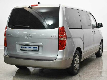 2018 Hyundai H-1 II Рестайлинг 2, серебристый, 2425000 рублей, вид 4