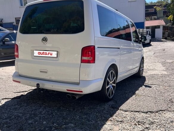 2013 Volkswagen Multivan T5 Рестайлинг, белый, 4500000 рублей - вид 2