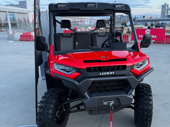 2026 Loncin UWolf 1000, красный, 1696000 рублей