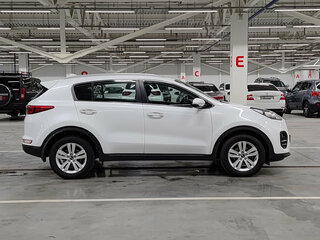 2018 Kia Sportage IV Рестайлинг, белый, 1620000 рублей, вид 4