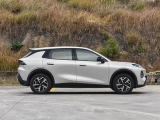 2026 Changan Qiyuan Q05 51.9 kWh II, серебристый, 2250000 рублей, вид 4
