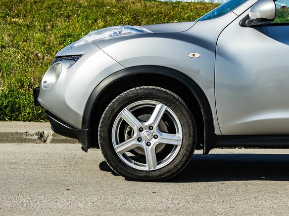 2011 Nissan Juke I, серебристый, 770000 рублей - вид 8