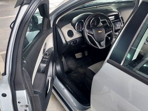 2012 Chevrolet Cruze I, серый - вид 2