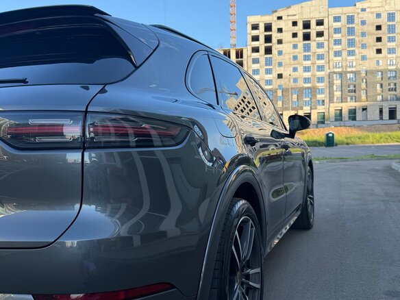 2019 Porsche Cayenne Turbo III, серый, 5700000 рублей - вид 8