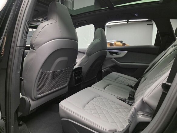 2025 Audi Q7 50 TDI II (4M) Рестайлинг 2, белый, 13900000 рублей - вид 4
