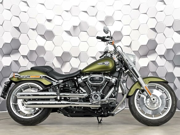 2022 Harley-Davidson Fat Boy, зелёный, 2599000 рублей - вид 2