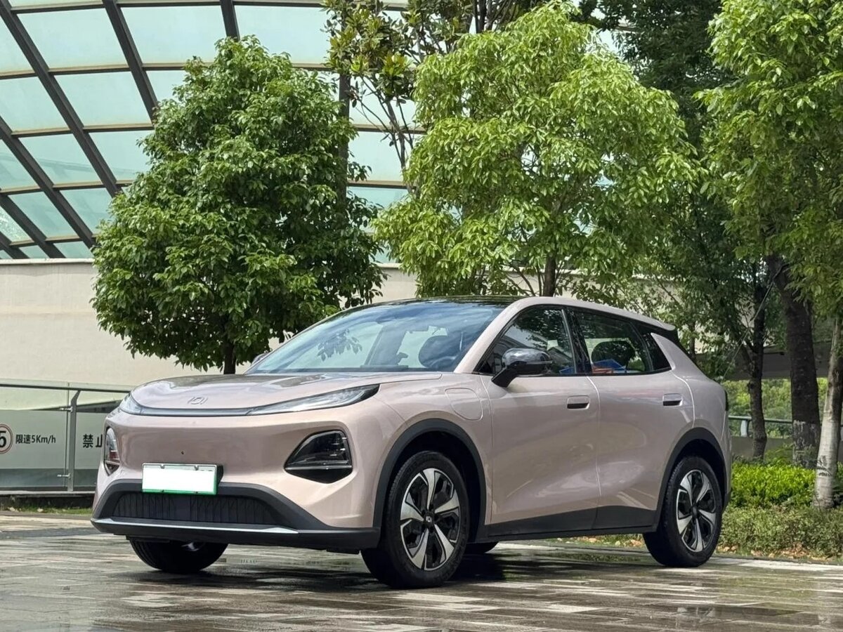 Открыть фотографии: Changan Qiyuan Q05 II