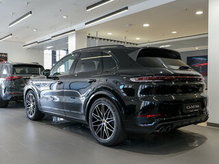 2026 Porsche Cayenne III Рестайлинг, чёрный, 17290000 рублей, вид 3