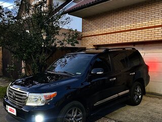 2012 Toyota Land Cruiser 200 Series Рестайлинг 1, чёрный, 3690000 рублей, вид 2
