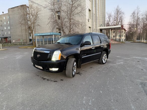 2011 Cadillac Escalade III, чёрный, 1955555 рублей - вид 1