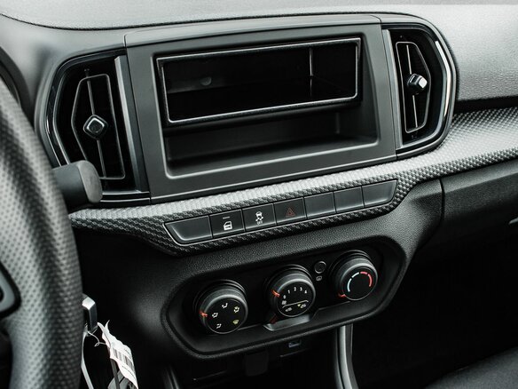 2026 Lada (ВАЗ) Iskra, белый - вид 17