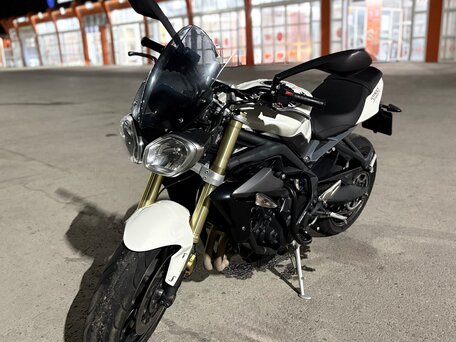 2015 Triumph Street Triple, белый, 660000 рублей, вид 1