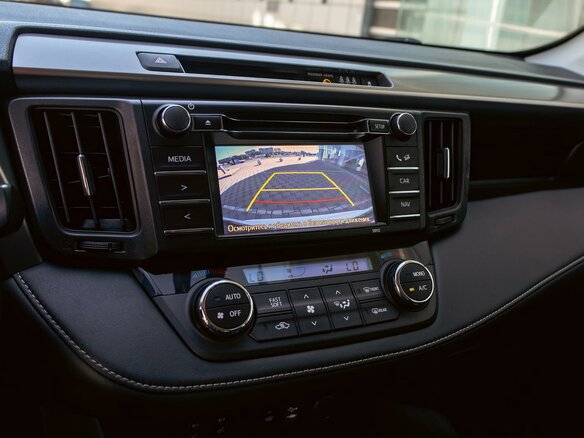 2018 Toyota RAV4 IV (XA40) Рестайлинг, белый, 1855000 рублей - вид 14