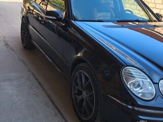 2005 Mercedes-Benz E-Класс 350 III (W211, S211), чёрный, 900000 рублей, вид 2