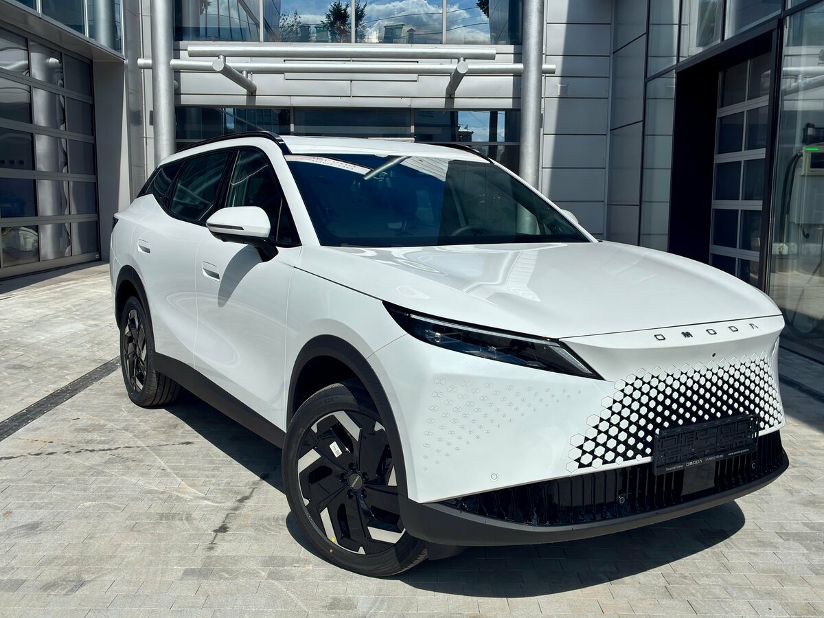 Открыть фотографии: Omoda C7