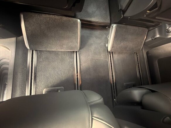 2025 Mercedes-Benz V-Класс Extra Long 300 d экстра длинный III (W447) Рестайлинг 2, чёрный, 12500000 рублей - вид 12