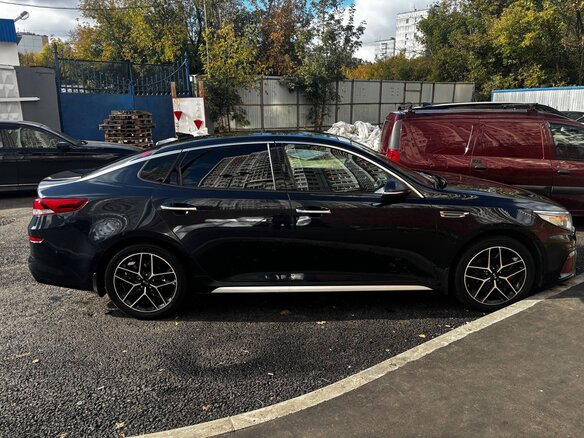 2019 Kia Optima IV Рестайлинг, синий, 2080000 рублей - вид 2