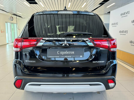 2019 Mitsubishi Outlander III Рестайлинг 3, чёрный, 1920000 рублей, вид 4