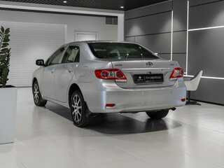 2011 Toyota Corolla X (E140, E150) Рестайлинг, серебристый, 845000 рублей, вид 5