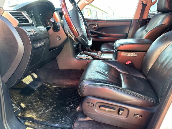 2013 Lexus LX 570 III Рестайлинг, белый, 3270000 рублей - вид 10