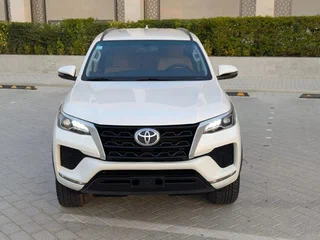 2023 Toyota Fortuner II Рестайлинг, белый, 3666666 рублей, вид 2