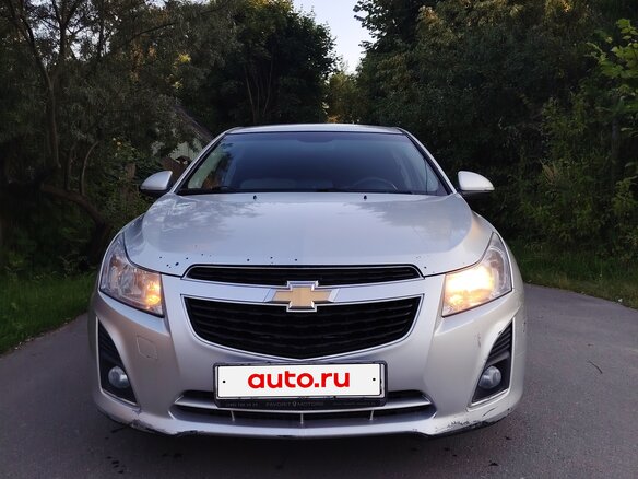 2013 Chevrolet Cruze I Рестайлинг, серебристый - вид 2