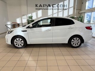 2012 Kia Rio 5-speed III, белый, 870000 рублей, вид 5