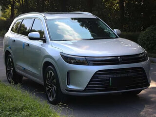 2025 Aito M7 I Рестайлинг, серебристый, 3980700 рублей, вид 3