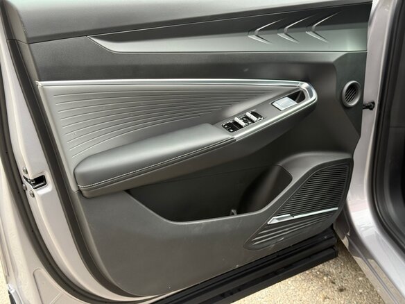 2025 Geely Cityray, серебристый, 3344990 рублей - вид 16