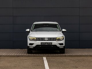 2017 Volkswagen Tiguan II, белый, 2195000 рублей, вид 2