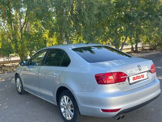 2013 Volkswagen Jetta VI, серебристый, 860000 рублей, вид 4
