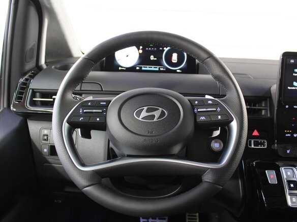 2025 Hyundai Staria I, чёрный, 9999000 рублей - вид 18