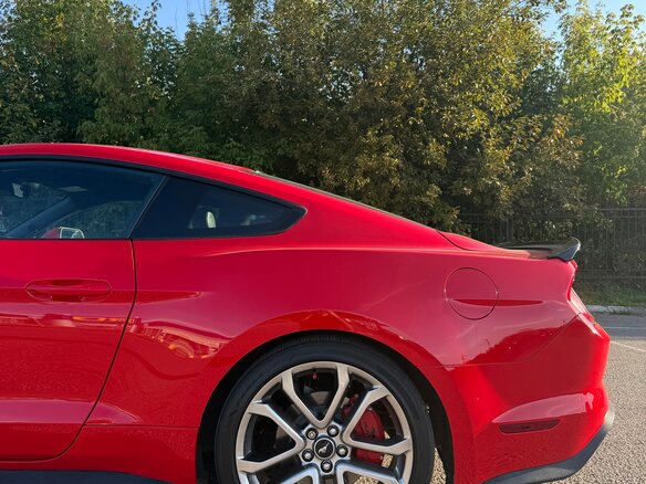 2018 Ford Mustang VI Рестайлинг, красный, 4000000 рублей - вид 11