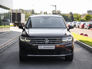 2021 Volkswagen Tiguan II Рестайлинг, коричневый, 2684186 рублей, вид 4