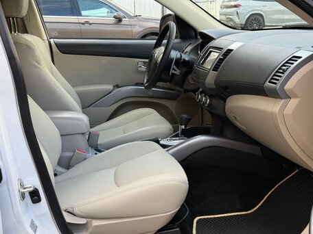 2011 Citroen C-Crosser, белый, 1200000 рублей, вид 5