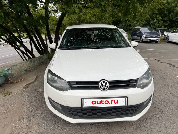 2012 Volkswagen Polo V, белый, 715000 рублей