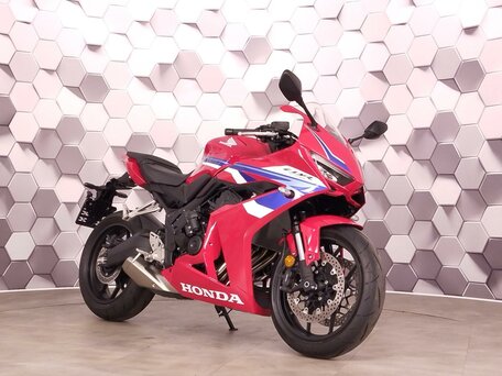 2025 Honda CBR 650R, красный, 1285000 рублей, вид 1