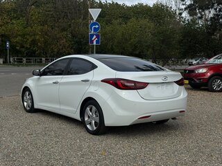 2012 Hyundai Avante V, белый, 1050000 рублей, вид 5