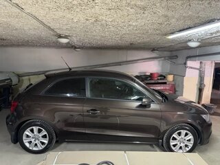 2011 Audi A1 I (8X), коричневый, 999999 рублей, вид 4