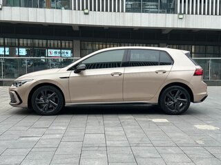 2022 Volkswagen Golf VIII, бежевый, 1550000 рублей, вид 3