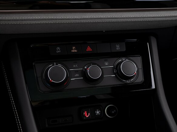 2023 Jetta VS7 I Рестайлинг 1, белый, 2395000 рублей - вид 14