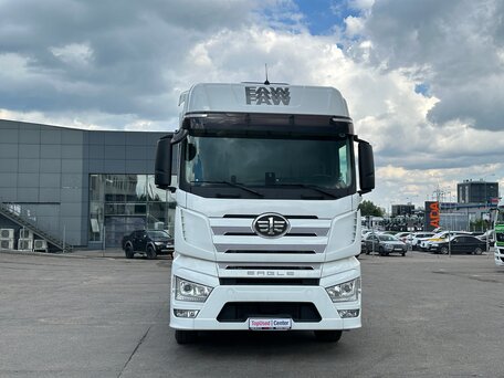 2024 FAW J7, белый, 8500000 рублей, вид 2