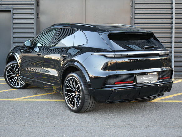 2026 Porsche Cayenne Electric IV, чёрный, 25190000 рублей - вид 2