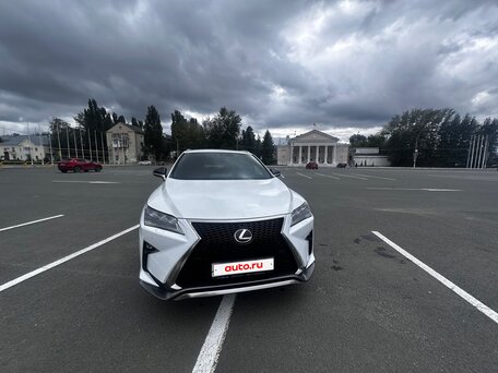 2019 Lexus RX 300 IV Рестайлинг, белый, 5500000 рублей, вид 3