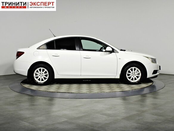 2012 Chevrolet Cruze I, белый, 695000 рублей - вид 3