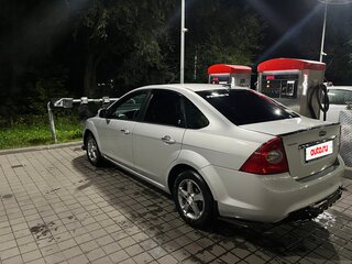 2008 Ford Focus II Рестайлинг, серебристый, 330000 рублей, вид 5