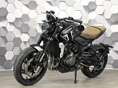 2021 Triumph Trident 660, чёрный, 777000 рублей, вид 2